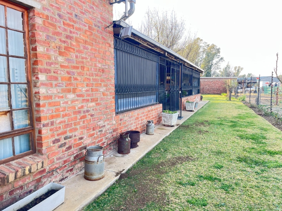 Commercial Property for Sale in Vyfhoek A H North West